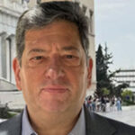 «Σου παίρνουν το δίπλωμα. Σου παίρνουν και το δικαίωμα να δουλεύεις;»