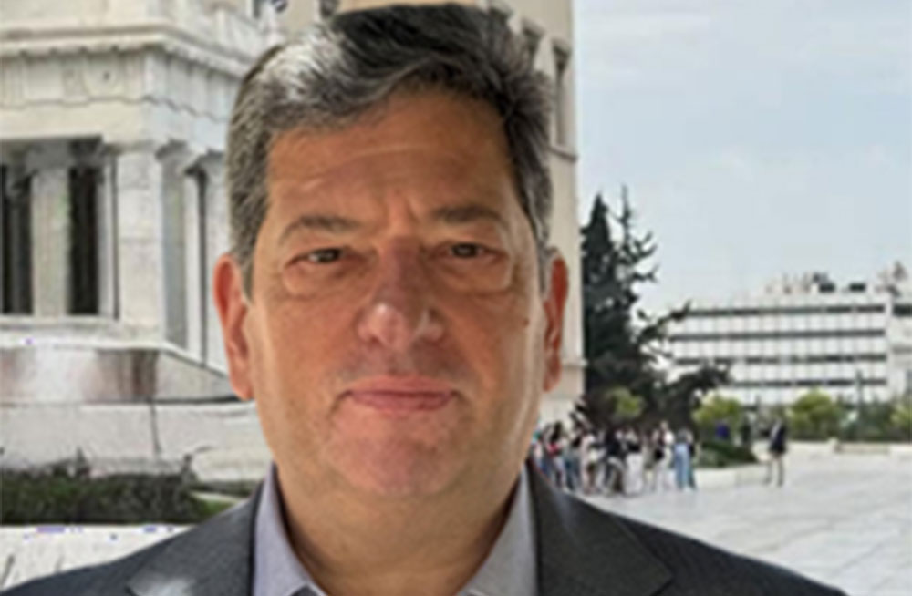 «Σου παίρνουν το δίπλωμα. Σου παίρνουν και το δικαίωμα να δουλεύεις;»