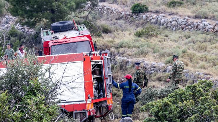 Επιχείρηση διάσωσης στην Ηλεία: Ανασύρθηκε ζωντανή 32χρονη από γκρεμό ΦΩΤΟ