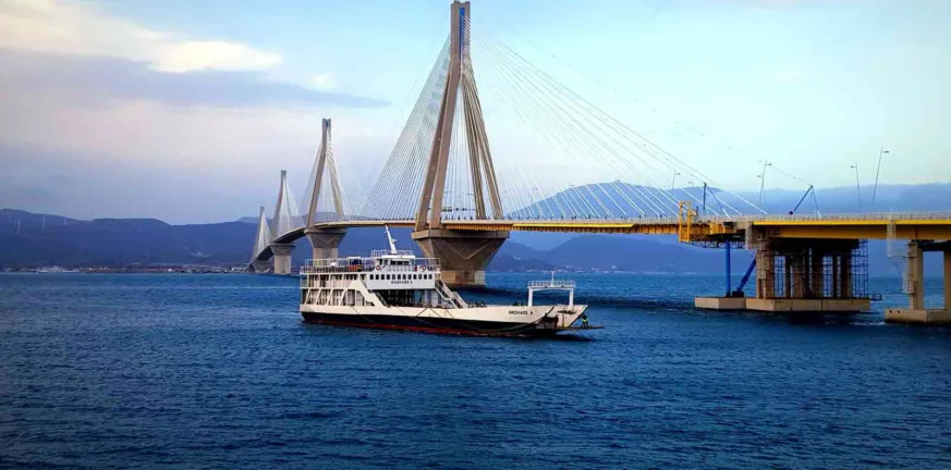 Ρίο–Αντίρριο: Κίνδυνος διακοπής των δρομολογίων στο Πορθμείο λόγω ζημιών ΒΙΝΤΕΟ-ΦΩΤΟ