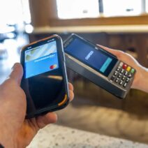 Πιστωτικές κάρτες Visa και Mastercard