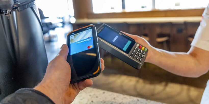 Πιστωτικές κάρτες Visa και Mastercard