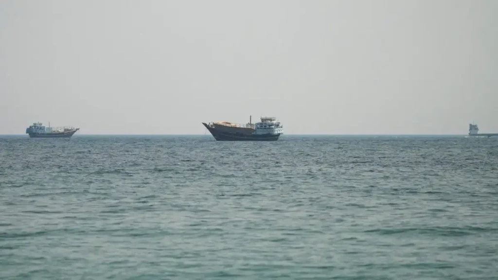 Ορμούζ συμφώνησαν για τα Στενά