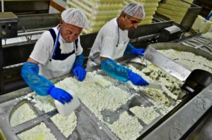 Αχαΐα: Το τοπικό προϊόν που πάει σε 78 χώρες – Το στοίχημα της Αμερικανικής αγοράς και η νέα Επένδυση στο Patrapress