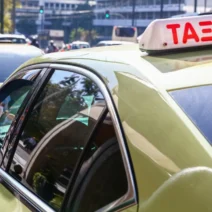 Αθήνα: Οδηγός ταξί πήρε 600 ευρώ από οικογένεια τουριστών
