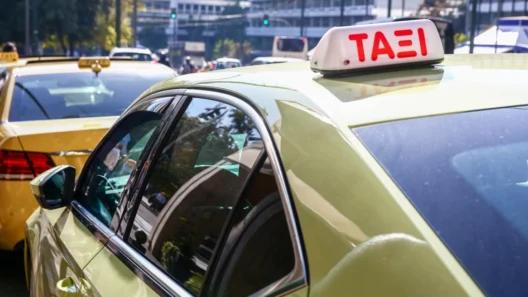 Αθήνα: Οδηγός ταξί πήρε 600 ευρώ από οικογένεια τουριστών