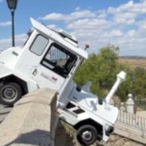 Τολέδο: Τρενάκι σε τρελή πορεία χωρίς οδηγό - Ενας τραυματίας ΒΙΝΤΕΟ 1 Τολέδο: Τρενάκι σε τρελή πορεία χωρίς οδηγό - Ενας τραυματίας ΒΙΝΤΕΟ