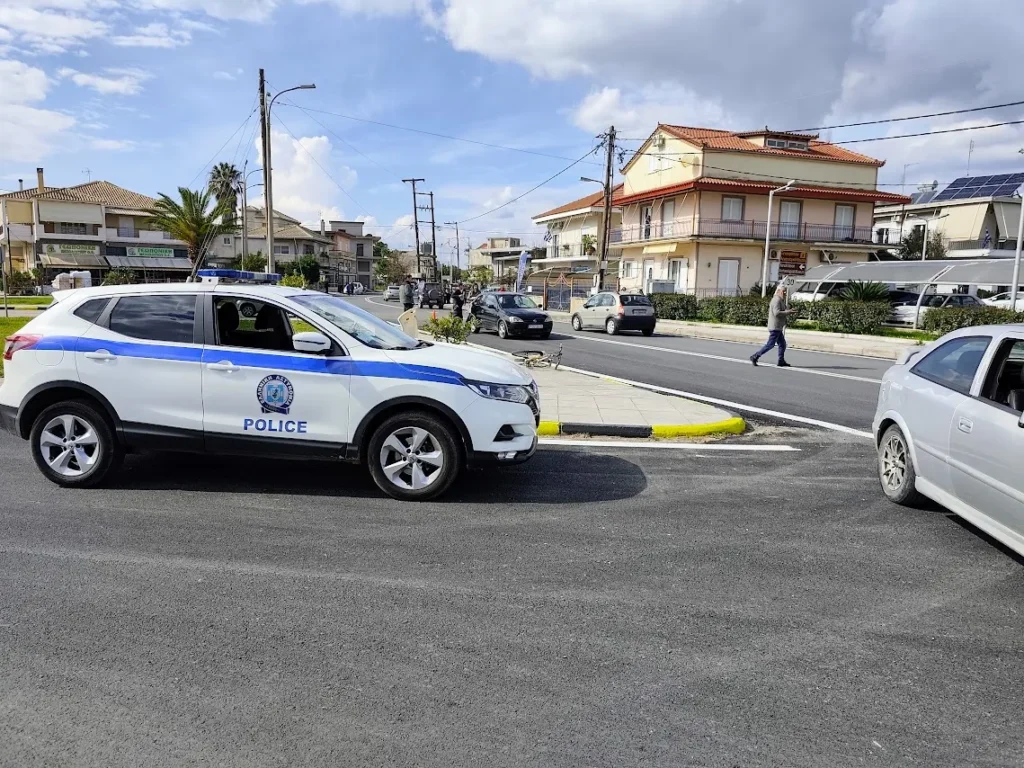 Μεσολόγγι: Νεαροί χτύπησαν 16χρονο σε κατάστημα