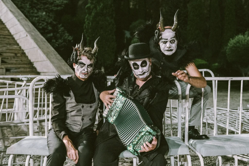 Αρχαία Ολυμπία: Bάκχες του Ευριπίδη με τους the Tiger Lillies
