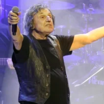 Βασίλης Παπακωνσταντίνου: Ακύρωσε τις προγραμματισμένες συναυλίες του