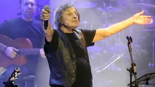 Βασίλης Παπακωνσταντίνου: Ακύρωσε τις προγραμματισμένες συναυλίες του 14 Βασίλης Παπακωνσταντίνου: Ακύρωσε τις προγραμματισμένες συναυλίες του