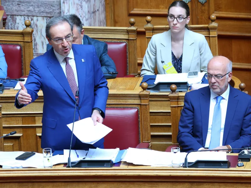 Βουλή: Aύξηση της πραγματικής έκτισης ποινής για τα πολλαπλά ισόβια