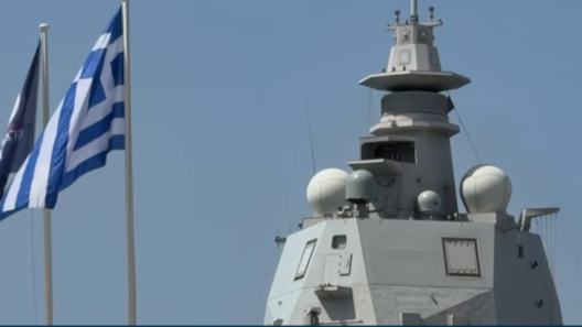 Πάτρα: Ιταλικό πολεμικό πλοίο 143 μ. τραβά τα βλέμματα στο Παλιό Λιμάνι ΒΙΝΤΕΟ 13 Πάτρα: Ιταλικό πολεμικό πλοίο 143 μ. τραβά τα βλέμματα στο Παλιό Λιμάνι ΒΙΝΤΕΟ