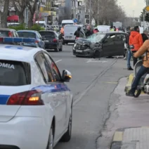 Χανιά: Τζιπ παρέσυρε σταθμευμένα αυτοκίνητα – Ένα «κρεμάστηκε» στο κενό ΦΩΤΟ 2 Χανιά: Τζιπ παρέσυρε σταθμευμένα αυτοκίνητα – Ένα «κρεμάστηκε» στο κενό ΦΩΤΟ