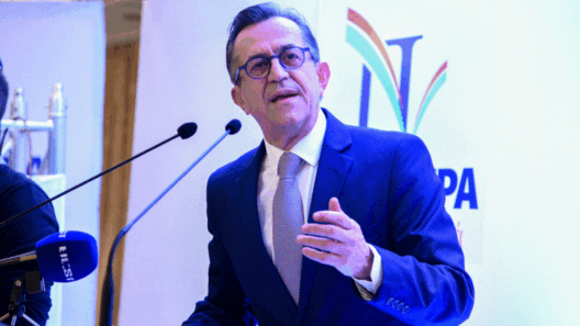 Ο Πέλεττιδης μιλάει σε συγκέντρωση της Λαϊκής Συσπείρωσης του ΚΚΕ