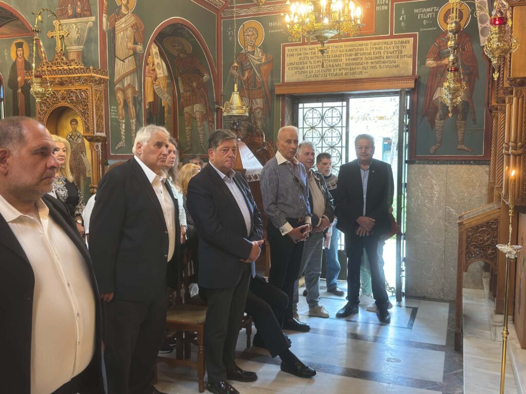 Αίγιο: Στον εορτασμό του Εμπορικού Συλλόγου ο Δημήτρης Παλούμπης ΦΩΤΟ 