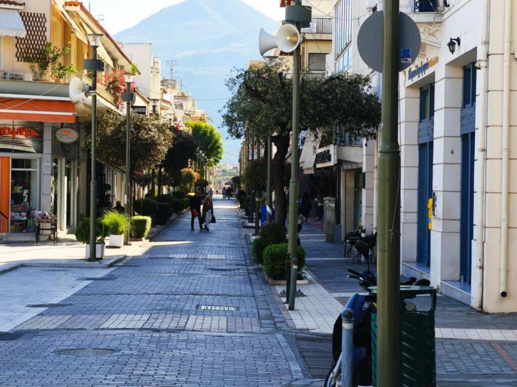 Αίγιο: Πρωτοβουλία ενίσχυσης για τις υπάρχουσες επιχειρήσεις