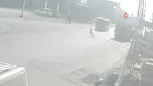 Τουρκία: Μίνι μπας παρέσυρε 11χρονο και τον εγκατέλειψε 12 Τουρκία: Μίνι μπας παρέσυρε 11χρονο και τον εγκατέλειψε