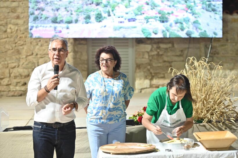 Η αυλαία της Αγροτικής Έκθεσης Χαλανδρίτσας ΦΩΤΟ 4 Η αυλαία της Αγροτικής Έκθεσης Χαλανδρίτσας ΦΩΤΟ