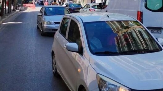 Πάτρα: «Μαρτύριο» η κυκλοφορία στην Γούναρη λόγω έργων και περιορισμών ΦΩΤΟ 13 Πάτρα: «Μαρτύριο» η κυκλοφορία στην Γούναρη λόγω έργων και περιορισμών ΦΩΤΟ