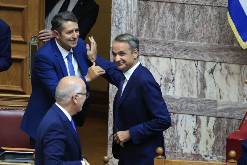 Επέστρεψε στα υπουργικά έδρανα ο Μυλωνάκης μετά τη σοβαρή περιπέτεια της υγείας του