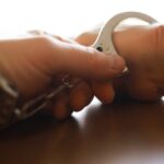 Ηλέια: Σύλληψη με ένταλμα περί όπλων και ενδοοικογενειακής βίας