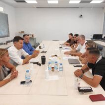 Πάτρα: Κλιμάκιο του ΠΑΣΟΚ στο ΕΑΠ για καταγγελίες και ανασφάλειες των εργαζομένων ΦΩΤΟ 2 Μέλη κλιμακίου του ΠΑΣΟΚ σε σύσκεψη στο ΕΑΠ στην Πάτρα.