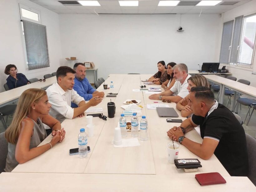Πάτρα: Κλιμάκιο του ΠΑΣΟΚ στο ΕΑΠ για καταγγελίες και ανασφάλειες των εργαζομένων ΦΩΤΟ 4 Μέλη κλιμακίου του ΠΑΣΟΚ σε σύσκεψη στο ΕΑΠ στην Πάτρα.