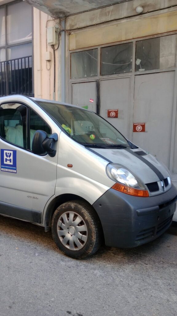 Πάτρα: Δημοτικό όχημα χωρίς πινακίδες σε θέση Ελεγχόμενης στάθμευσης ΦΩΤΟ 7 Πάτρα: Δημοτικό όχημα χωρίς πινακίδες σε θέση Ελεγχόμενης στάθμευσης ΦΩΤΟ