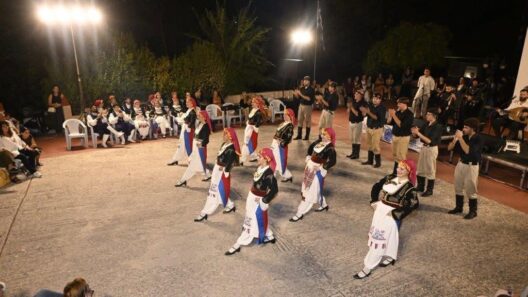 Το Χορευτικό Τμήμα του Δήμου Πατρέων στα Φωκάτα Κεφαλονιάς ΦΩΤΟ