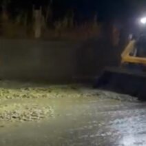 Δρόμος στην Πάτρα γεμάτος σταφυλία, με φορτηγό Θεριανό και παρέμβα…