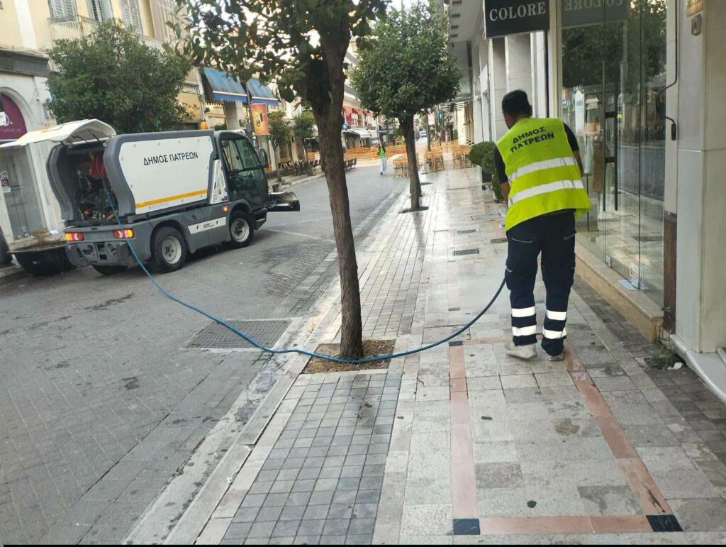 Πάτρα: Λάμψανε επιτέλους οι πεζόδρομοι Μαιζώνος και Ρήγα Φεραίου ΦΩΤΟ