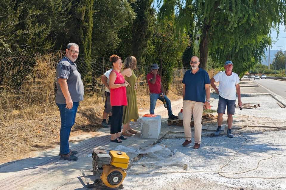 Πάτρα: Φανάρι πεζών στην Βενιζέλου μετά από αίτημα 14 ετών του 12ου Λυκείου ΦΩΤΟ
