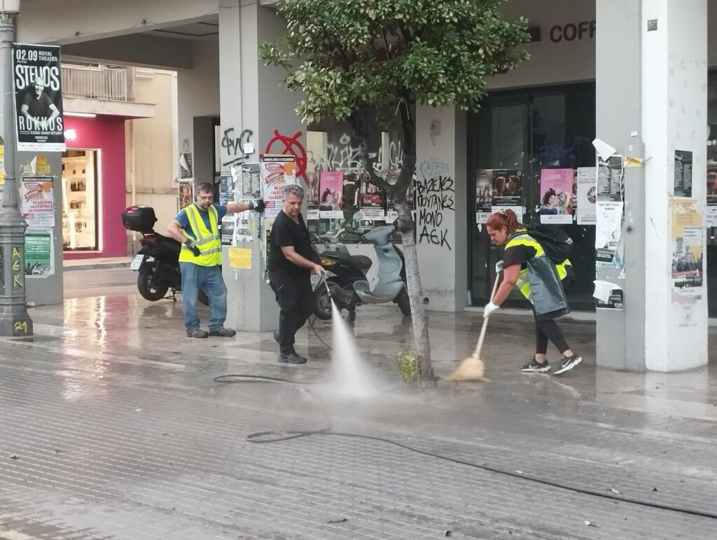 Πάτρα: Επιτέλους καθαρισμοί των πεζόδρομων από συνεργεία του Δήμου ΦΩΤΟ 7 Πάτρα: Επιτέλους καθαρισμοί των πεζόδρομων από συνεργεία του Δήμου ΦΩΤΟ