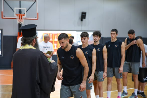 Ο καθιερωμένος αγιασμός για την ομάδα του Προμηθέα ΦΩΤΟ
