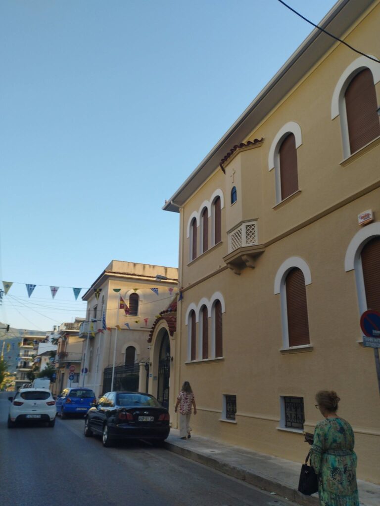 Εσπερινός για το Γενέσιο της Θεοτόκου στο παρεκκλήσι του Δεσποτικού στο Αίγιο ΦΩΤΟ