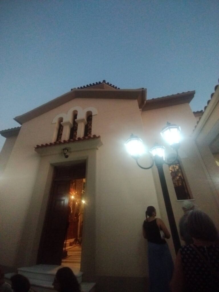 Εσπερινός για το Γενέσιο της Θεοτόκου στο παρεκκλήσι του Δεσποτικού στο Αίγιο ΦΩΤΟ