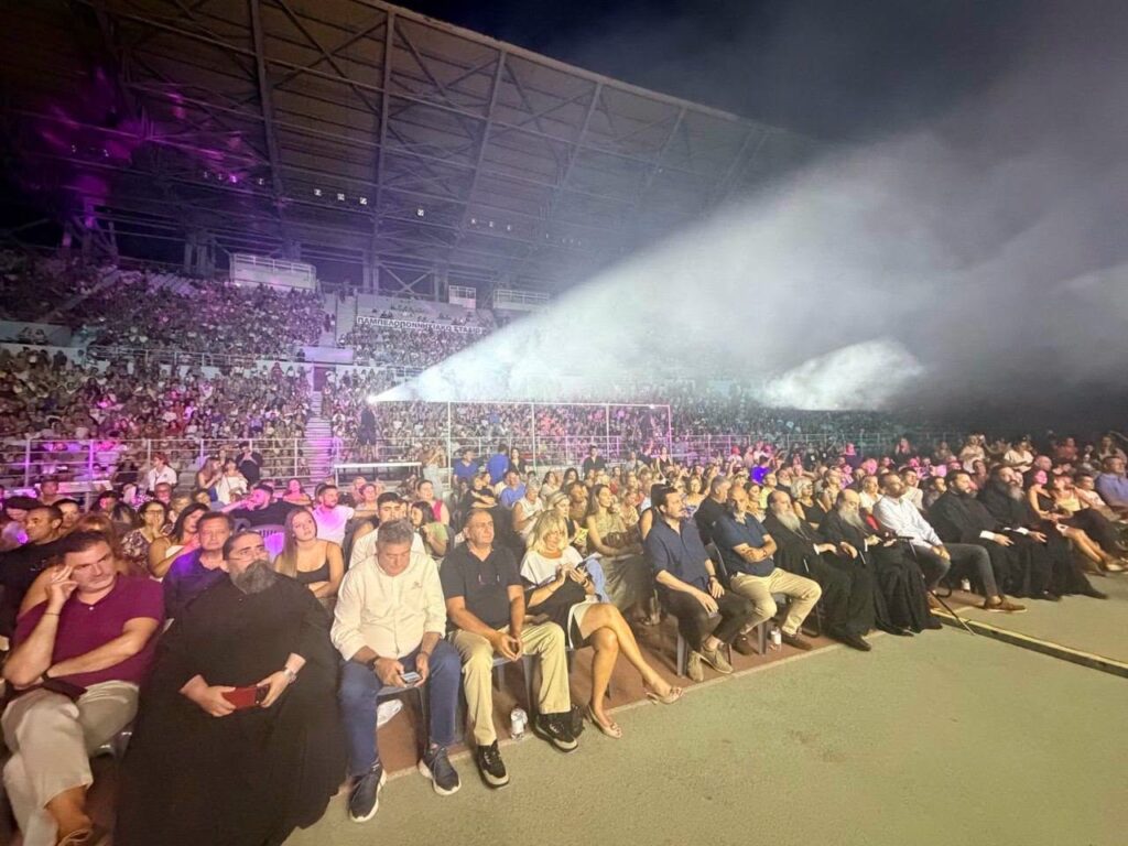 Πάτρα: Πάνω από 10.000 θεατές σε φιλανθρωπική συναυλία με Γαρμπή και Σχοινά ΒΙΝΤΕΟ-ΦΩΤΟ
