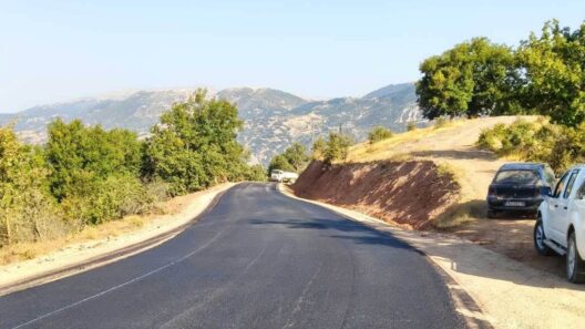 Καλάβρυτα: Ξεκίνησε η ασφαλτόστρωση στον δρόμο προς την Μονή Μακελλαριάς ΦΩΤΟ 13 Καλάβρυτα: Ξεκίνησε η ασφαλτόστρωση στον δρόμο προς την Μονή Μακελλαριάς ΦΩΤΟ