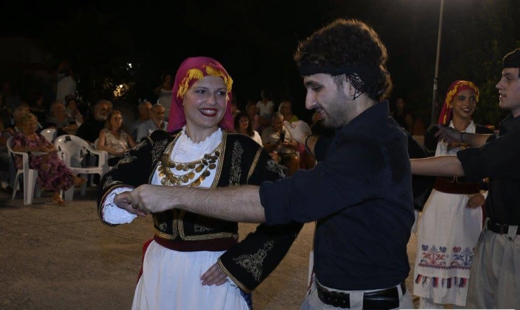Το Χορευτικό Τμήμα του Δήμου Πατρέων στα Φωκάτα Κεφαλονιάς ΦΩΤΟ