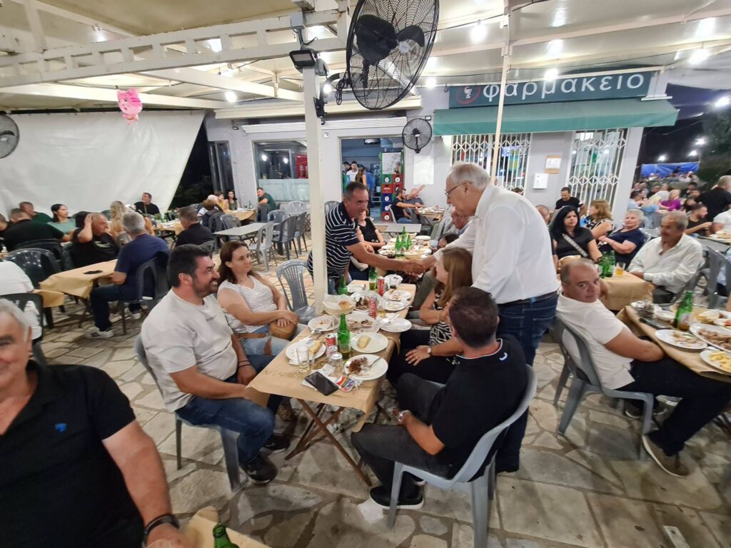 Ο δήμαρχος Καλαβρύτων με την παρέα του στο πανηγύρι των Τριποτάμων ΦΩΤΟ