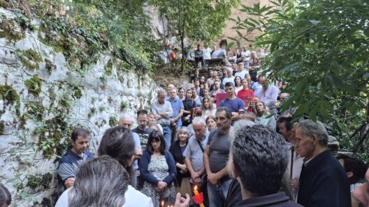 Προσκύνημα στο Ωλνό, πιστοί συγκεντρώνονται για βίντεο-φωτο