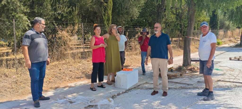 Πάτρα: Φανάρι πεζών στην Βενιζέλου μετά από αίτημα 14 ετών του 12ου Λυκείου ΦΩΤΟ