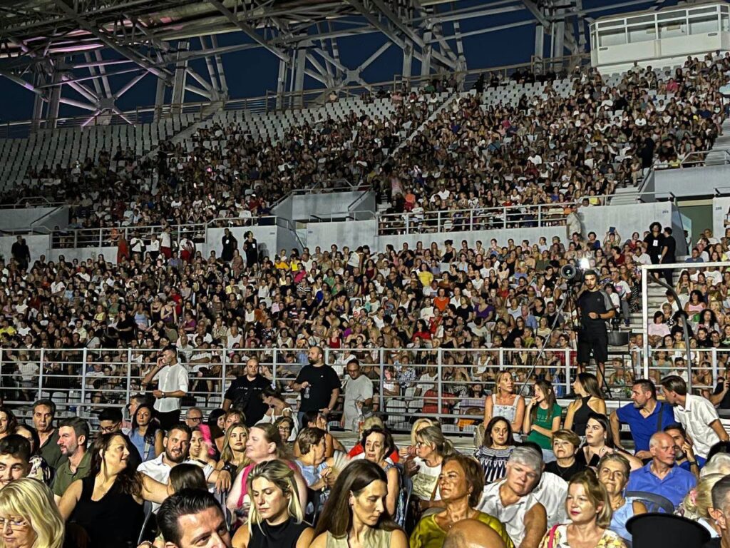 Πάτρα: Πάνω από 10.000 θεατές σε φιλανθρωπική συναυλία με Γαρμπή και Σχοινά ΒΙΝΤΕΟ-ΦΩΤΟ