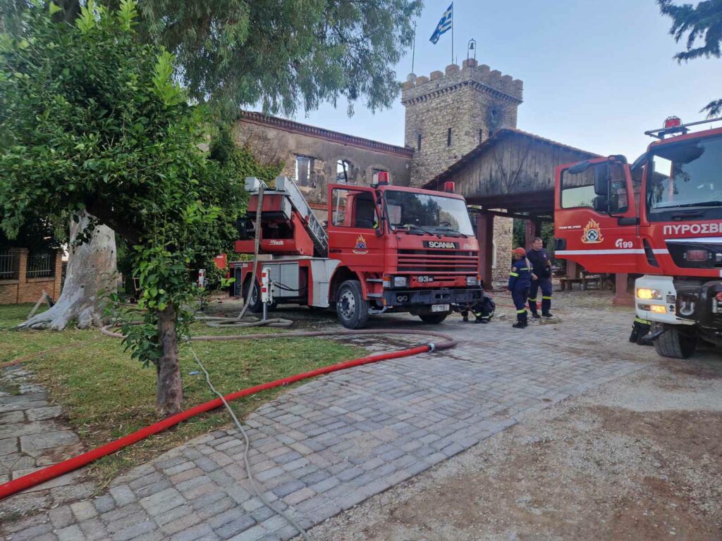 Πάτρα: Νέες εικόνες από την καταστροφή στην Achaia Clauss - Η Οινοποιία «έχασε» τον Πύργο και το ιστορικό Ρολόι BINTEO-ΦΩΤΟ