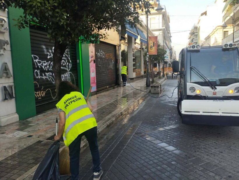Πάτρα: Επιτέλους καθαρισμοί των πεζόδρομων από συνεργεία του Δήμου ΦΩΤΟ 4 Πάτρα: Επιτέλους καθαρισμοί των πεζόδρομων από συνεργεία του Δήμου ΦΩΤΟ