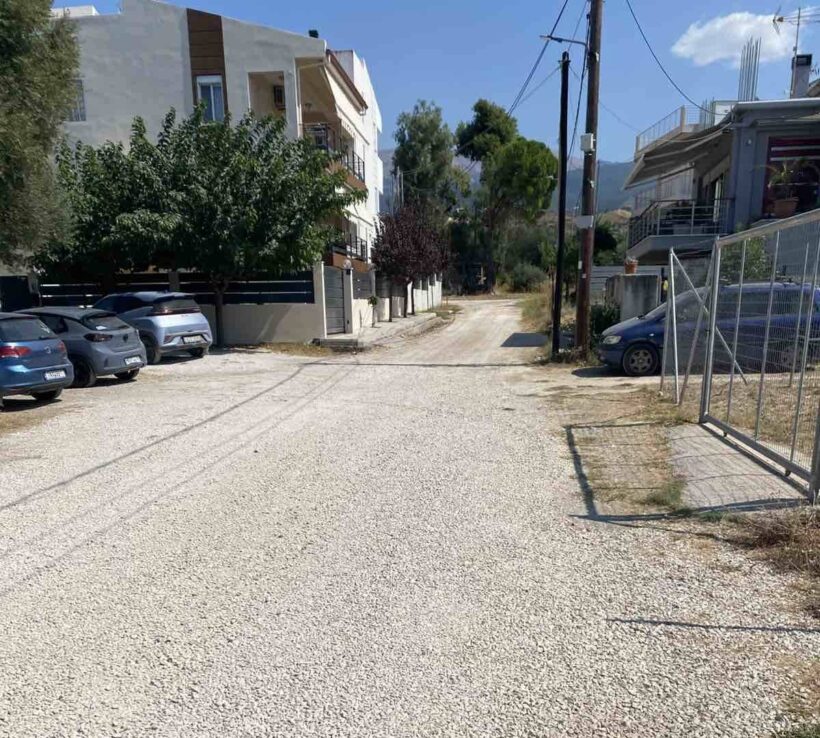 Πάτρα: «Χωράφι» ο δρόμος εδώ και χρόνια παρά την έκκληση για ασφαλτόστρωση ΦΩΤΟ 4 Πάτρα: «Χωράφι» ο δρόμος εδώ και χρόνια παρά την έκκληση για ασφαλτόστρωση ΦΩΤΟ