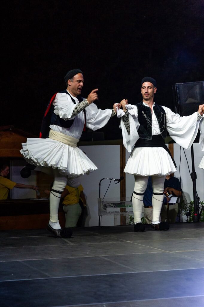 Ο Πανηπειρωτικός Σύλλογος Πατρών στην Κόνιτσα ΦΩΤΟ