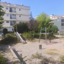 Πάτρα: Παιδική χαρά «ζούγκλα» με ζητήματα υγείας και ασφάλειας ΦΩΤΟ 2 Πάτρα: Παιδική χαρά «ζούγκλα» με ζητήματα υγείας και ασφάλειας ΦΩΤΟ