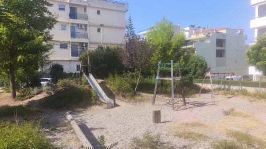 Πάτρα: Παιδική χαρά «ζούγκλα» με ζητήματα υγείας και ασφάλειας ΦΩΤΟ 21 Πάτρα: Παιδική χαρά «ζούγκλα» με ζητήματα υγείας και ασφάλειας ΦΩΤΟ